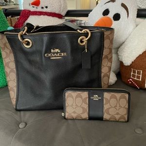 Coach purse and wallet